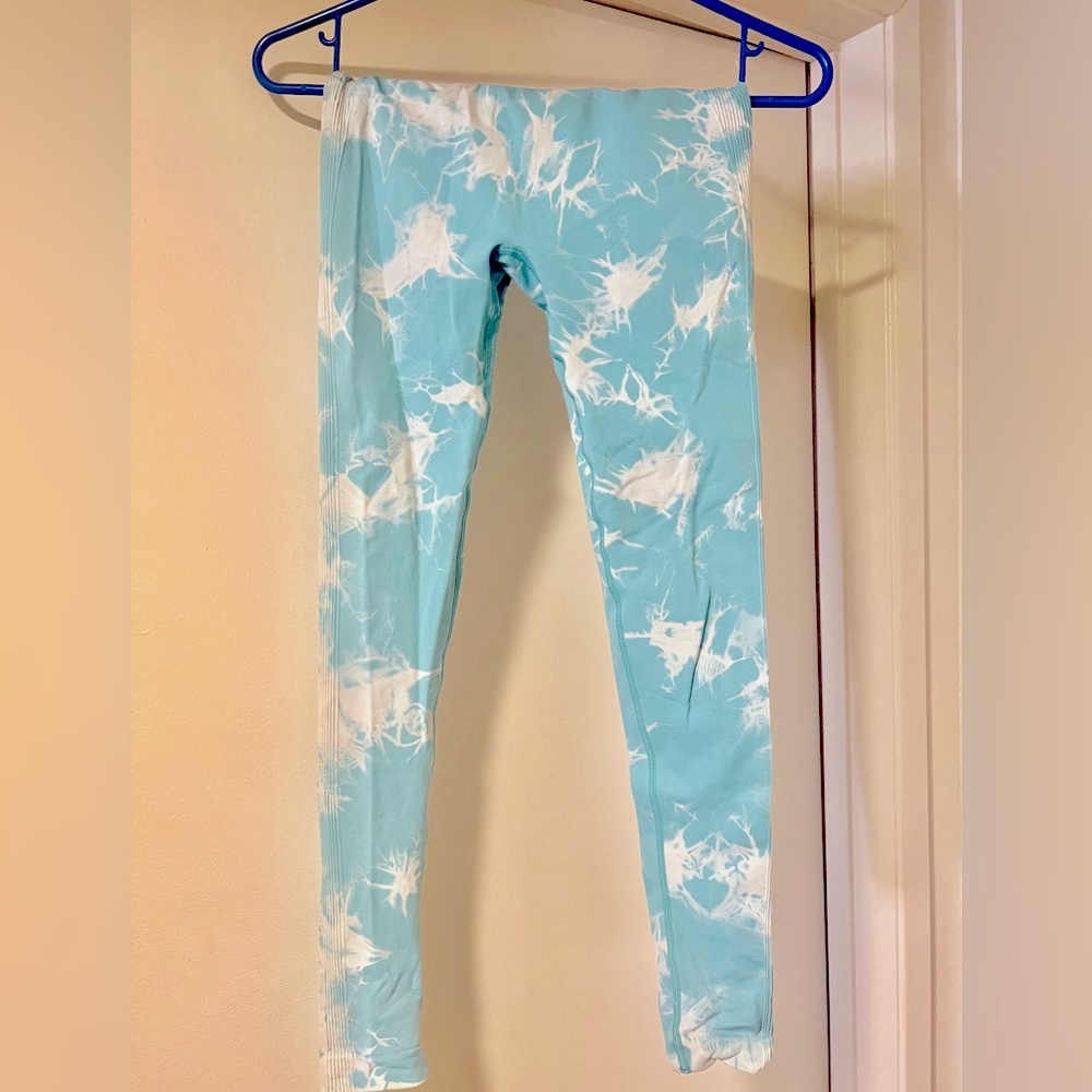 Womens baby blue tye dye gym leggings.